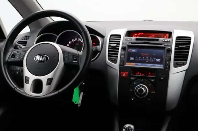 Kia Venga (2015) thumbnail 7