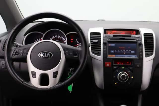 Kia Venga (2015) thumbnail 10