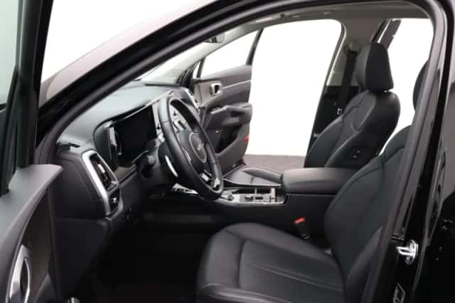 Kia Sorento (2023) thumbnail 11