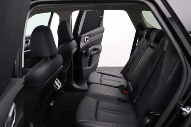 Kia Sorento (2023) thumbnail 12