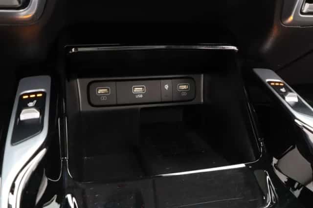 Kia Sorento (2023) thumbnail 24