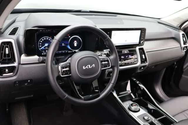 Kia Sorento (2023) thumbnail 28