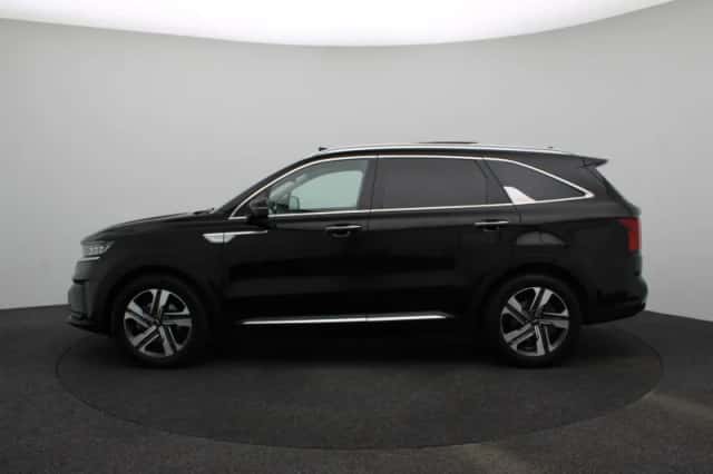 Kia Sorento (2023) thumbnail 4