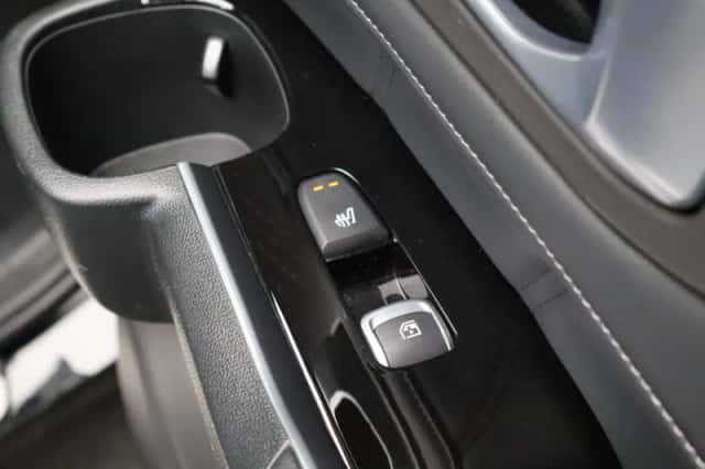 Kia Sorento (2023) thumbnail 36