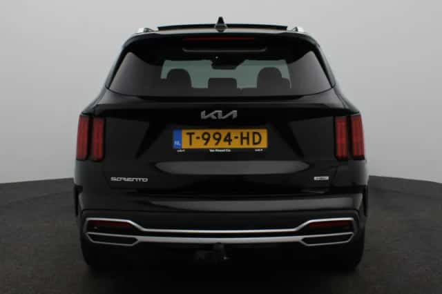 Kia Sorento (2023) thumbnail 5