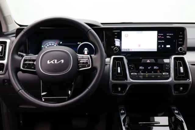Kia Sorento (2023) thumbnail 7