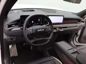 Kia EV9 thumbnail 3
