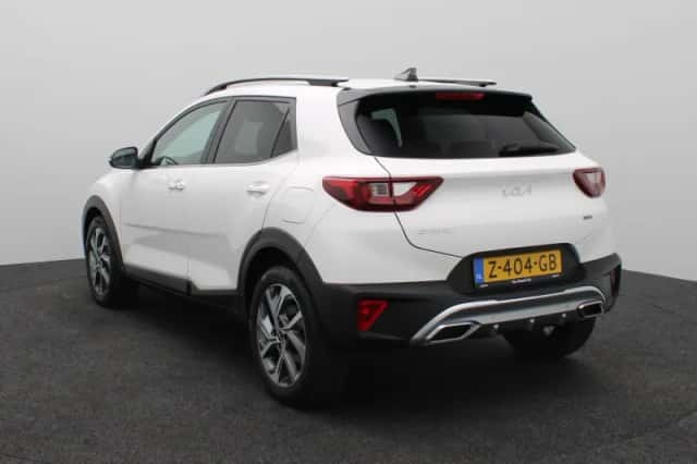 Kia Stonic (2024) thumbnail 4