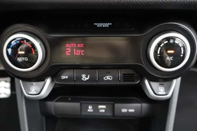 Kia Picanto (2019) thumbnail 16