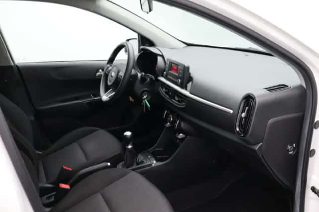 Kia Picanto (2021) thumbnail 6