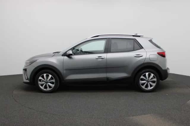 Kia Stonic (2025) thumbnail 4