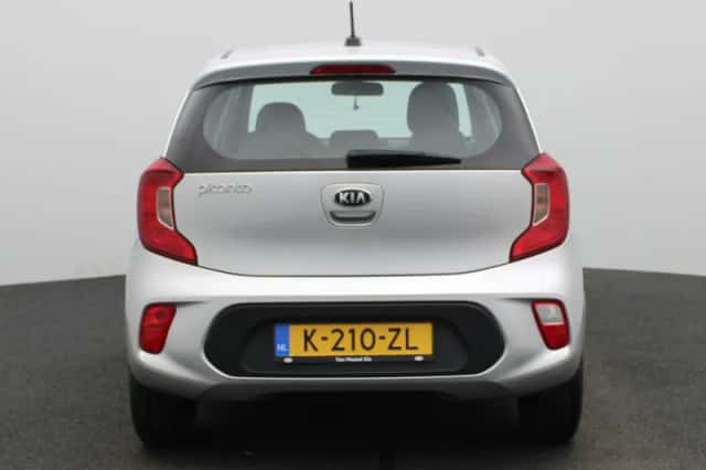 Kia Picanto (2021) thumbnail 5