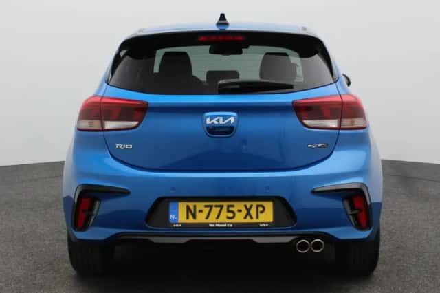Kia Rio (2022) thumbnail 5