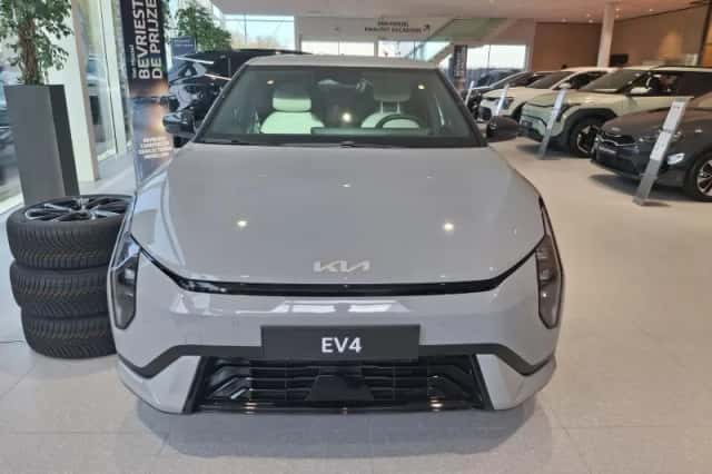 Kia EV4 (2026) thumbnail 4