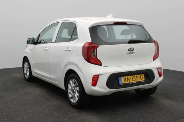 Kia Picanto (2018) thumbnail 3