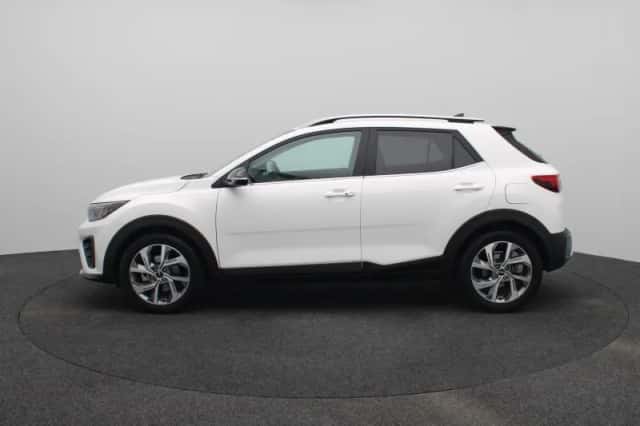 Kia Stonic (2023) thumbnail 4