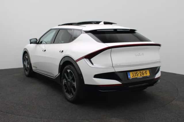 Kia EV6 (2025) thumbnail 2