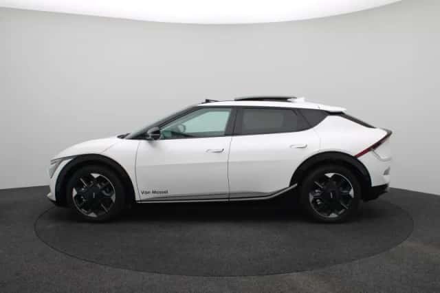 Kia EV6 (2025) thumbnail 4