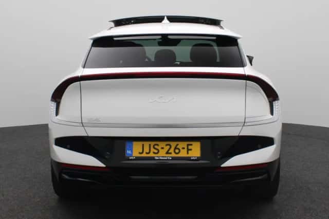 Kia EV6 (2025) thumbnail 5