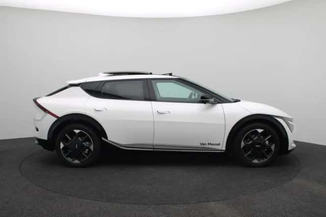 Kia EV6 (2025) thumbnail 6