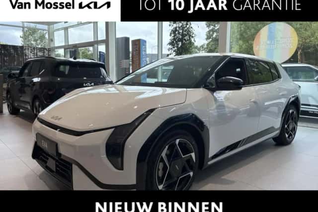 Kia EV4 (2026) thumbnail 1