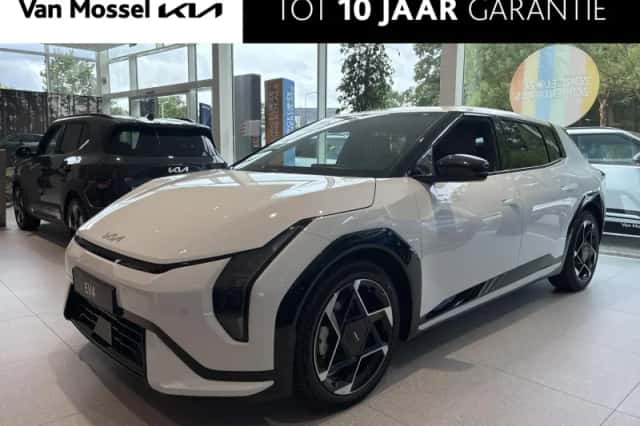 Kia EV4 (2026) thumbnail 1