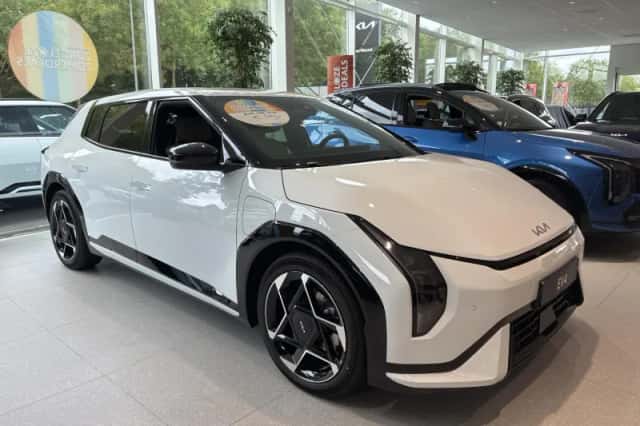 Kia EV4 (2026) thumbnail 2