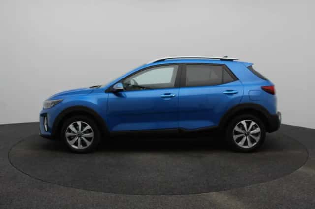 Kia Stonic (2024) thumbnail 4