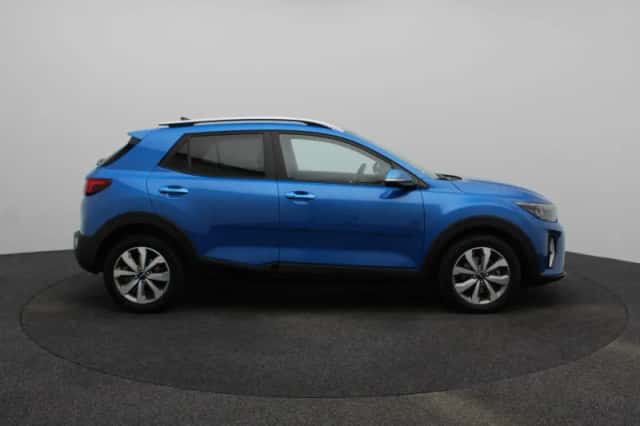 Kia Stonic (2024) thumbnail 6