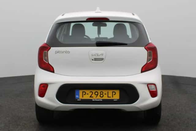 Kia Picanto (2022) thumbnail 5