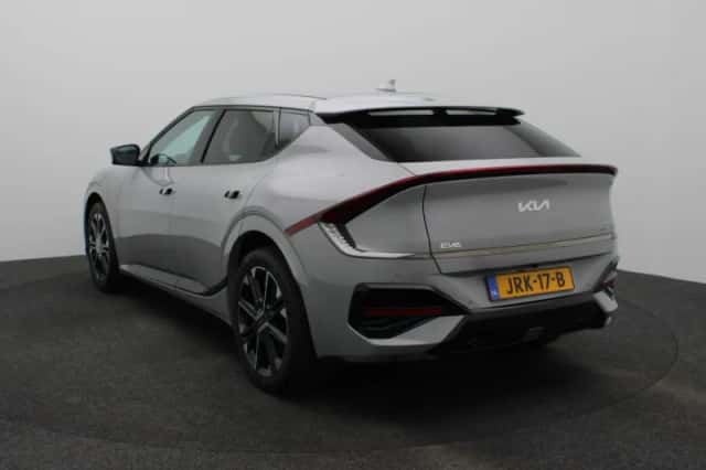 Kia EV6 (2025) thumbnail 2