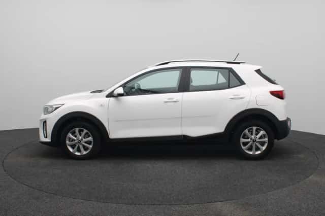 Kia Stonic (2022) thumbnail 4
