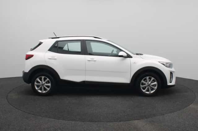Kia Stonic (2022) thumbnail 6