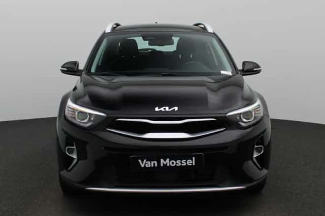 Kia Stonic (2024) thumbnail 3