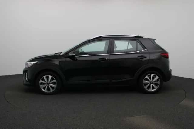 Kia Stonic (2024) thumbnail 4