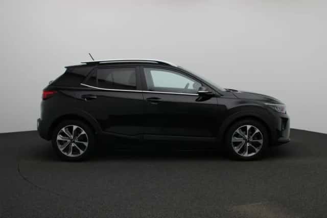 Kia Stonic (2024) thumbnail 6