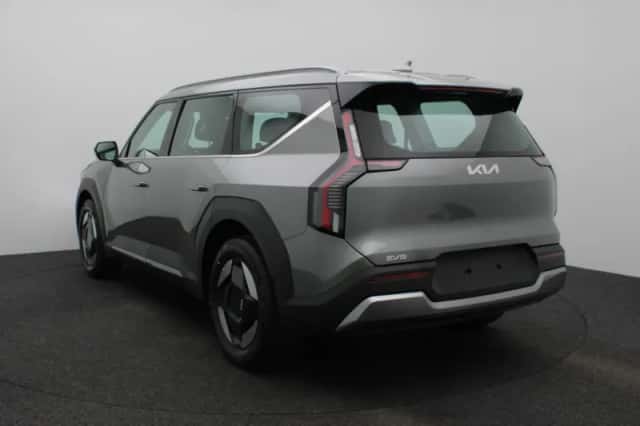 Kia EV9 (2026) thumbnail 2