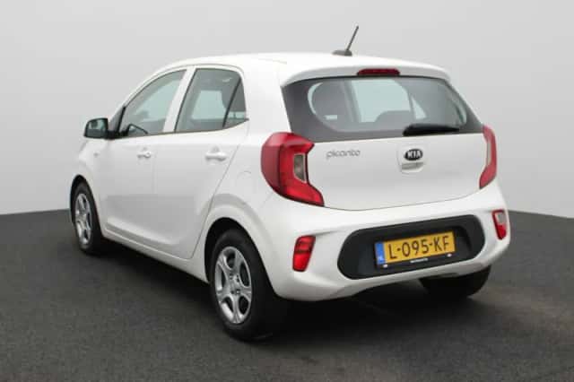 Kia Picanto (2021) thumbnail 2