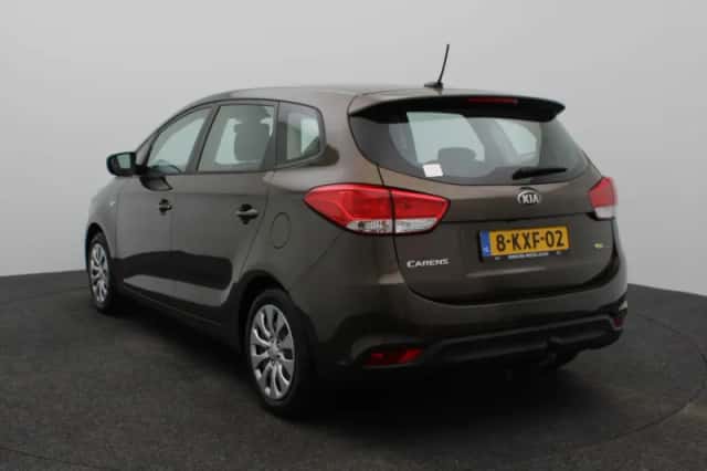 Kia Carens (2013) thumbnail 2