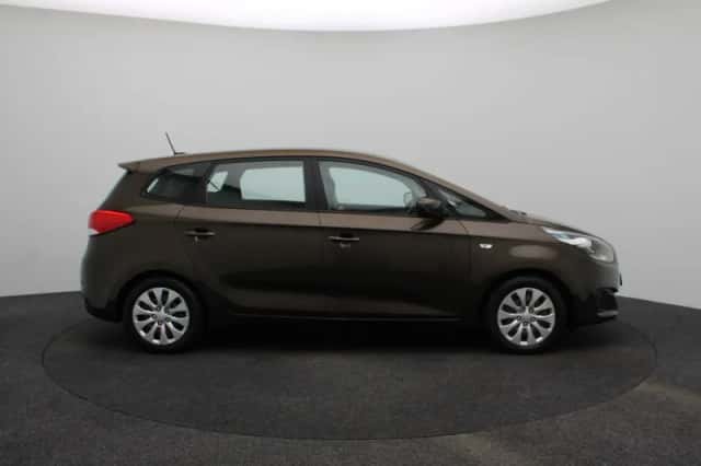 Kia Carens (2013) thumbnail 6
