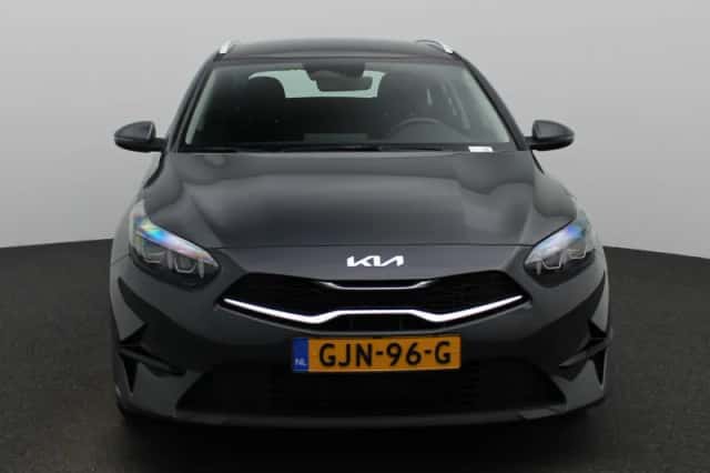 Kia Ceed Sportswagon (2024) thumbnail 3