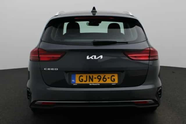 Kia Ceed Sportswagon (2024) thumbnail 5