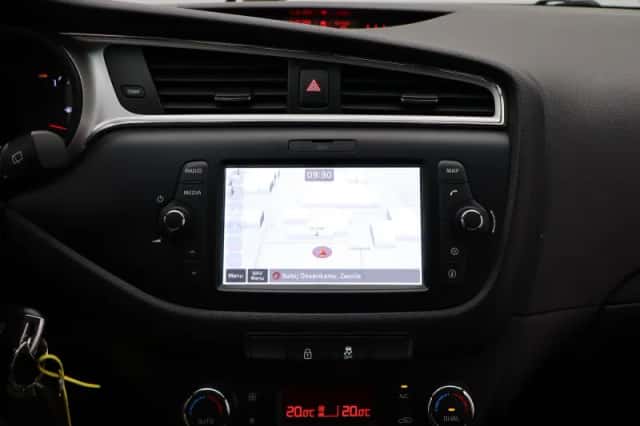 Kia Cee'd (2018) thumbnail 2