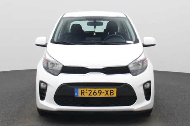 Kia Picanto (2022) thumbnail 3