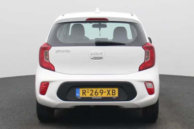 Kia Picanto (2022) thumbnail 5
