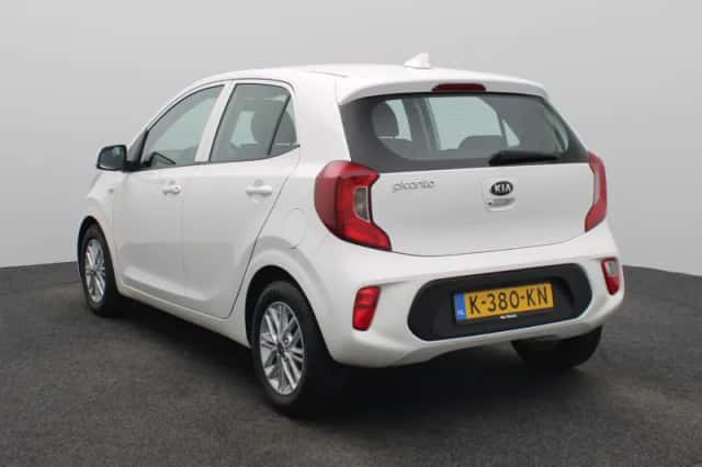 Kia Picanto (2021) thumbnail 2