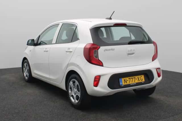Kia Picanto (2022) thumbnail 2