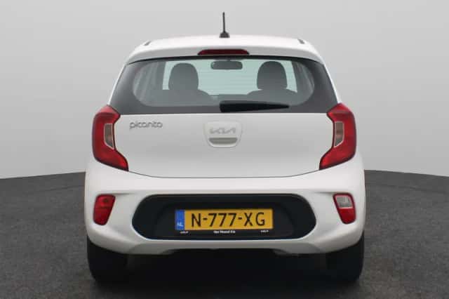 Kia Picanto (2022) thumbnail 5