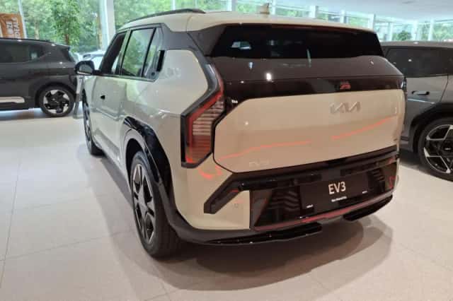 Kia EV3 (2026) thumbnail 3