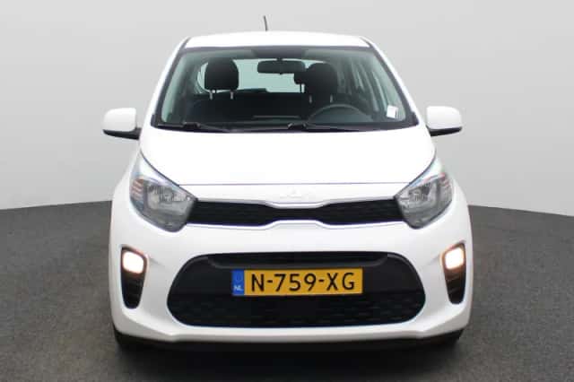 Kia Picanto (2022) thumbnail 3